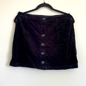 Black skirt with buttons